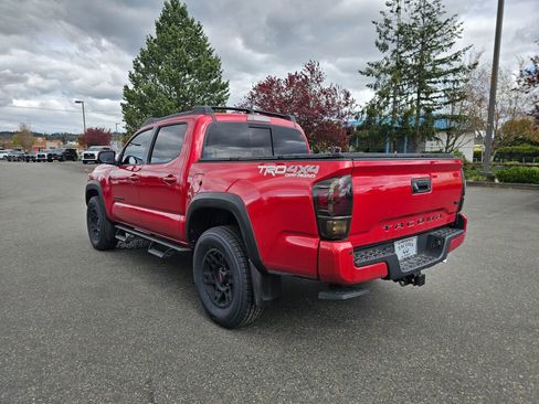 Used 2020 Toyota Tacoma TRD Off-Road w/ TRD Premium Off Road Package AWD/4WD image 5