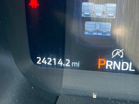 Used 2025 Ford Explorer ST-Line w/ ST-Line Street Pack AWD/4WD image 18