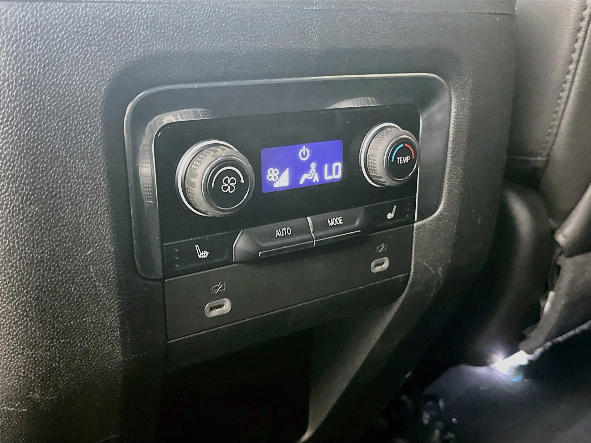 Used 2023 Chevrolet Tahoe LT w/ Luxury Package RWD image 27