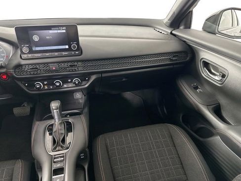 Used 2025 Honda HR-V Sport image 26