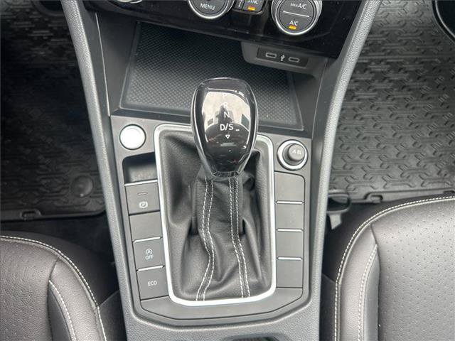 Certified 2023 Volkswagen Jetta SE w/ Panoramic Sunroof Package FWD image 18