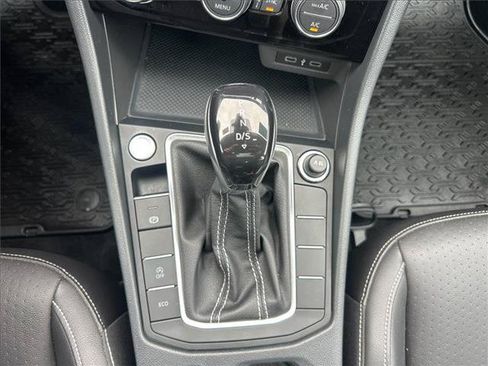 Certified 2023 Volkswagen Jetta SE w/ Panoramic Sunroof Package FWD image 18