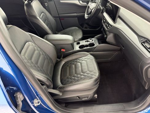 Used 2023 Ford Escape Platinum w/ Premium Technology Package FWD image 24