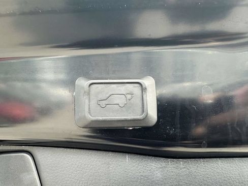 Used 2021 Toyota RAV4 Limited w/ Limited Grade Weather Package AWD/4WD image 22