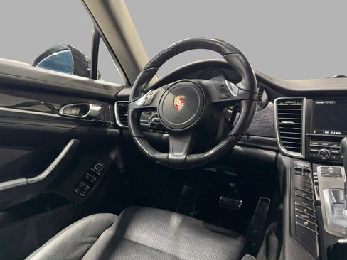 Used 2014 Porsche Panamera S image 25