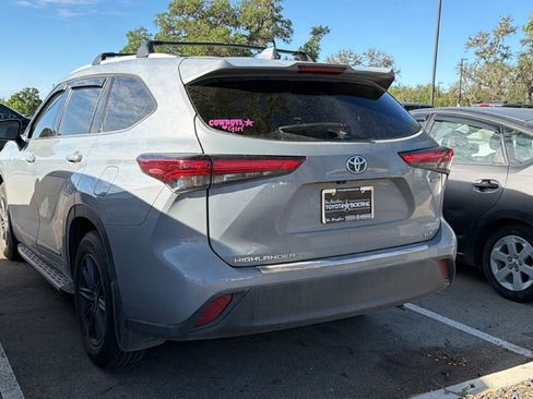 Used 2022 Toyota Highlander Bronze Edition image 7
