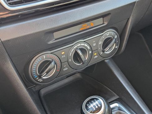 Used 2016 MAZDA MAZDA3 i Sport w/ Preferred Equipment Package image 38