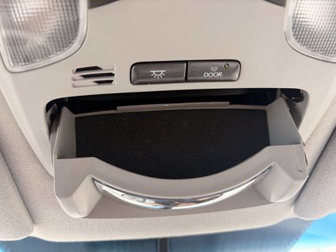 Used 2011 Toyota Sienna LE FWD image 39
