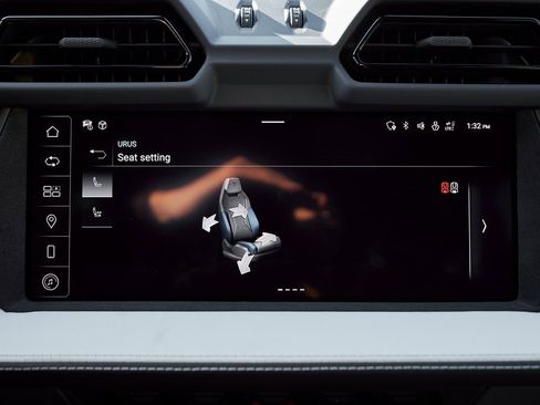 Used 2025 Lamborghini Urus SE image 75