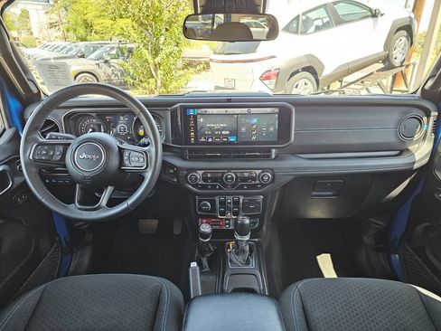 Used 2024 Jeep Wrangler Unlimited Rubicon 4xe AWD/4WD image 15