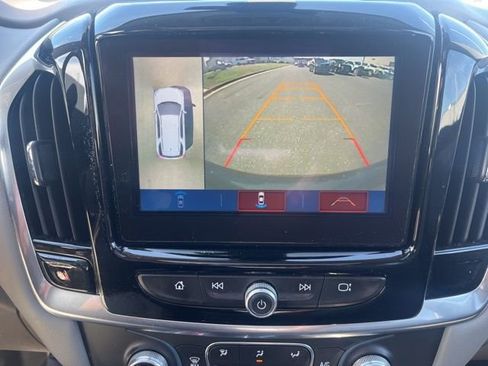 Used 2019 Chevrolet Traverse LT w/ LT Premium Package image 16