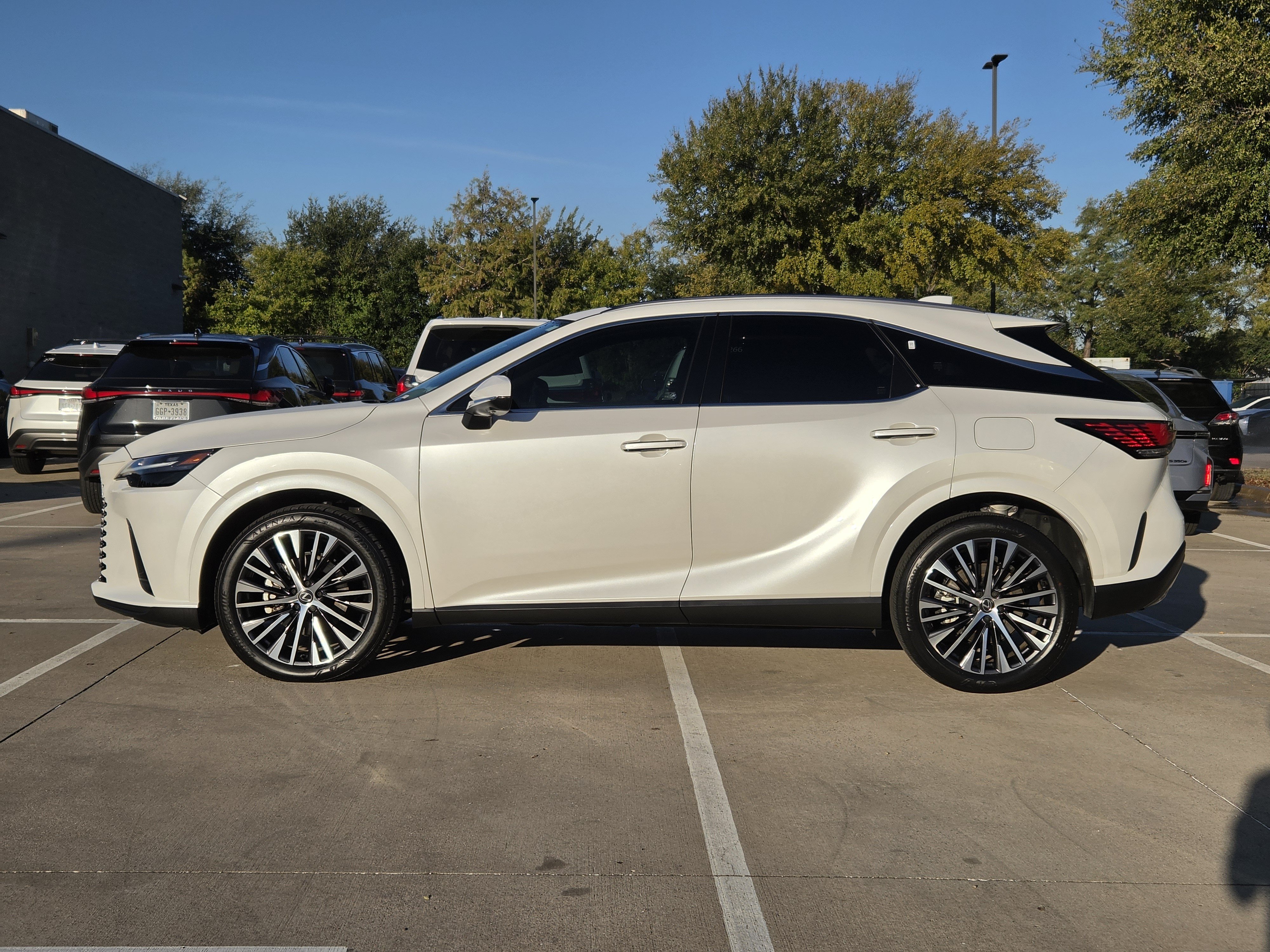 Used 2026 Lexus RX 350 Premium Plus w/ Accessory Package (Z1) FWD image 3