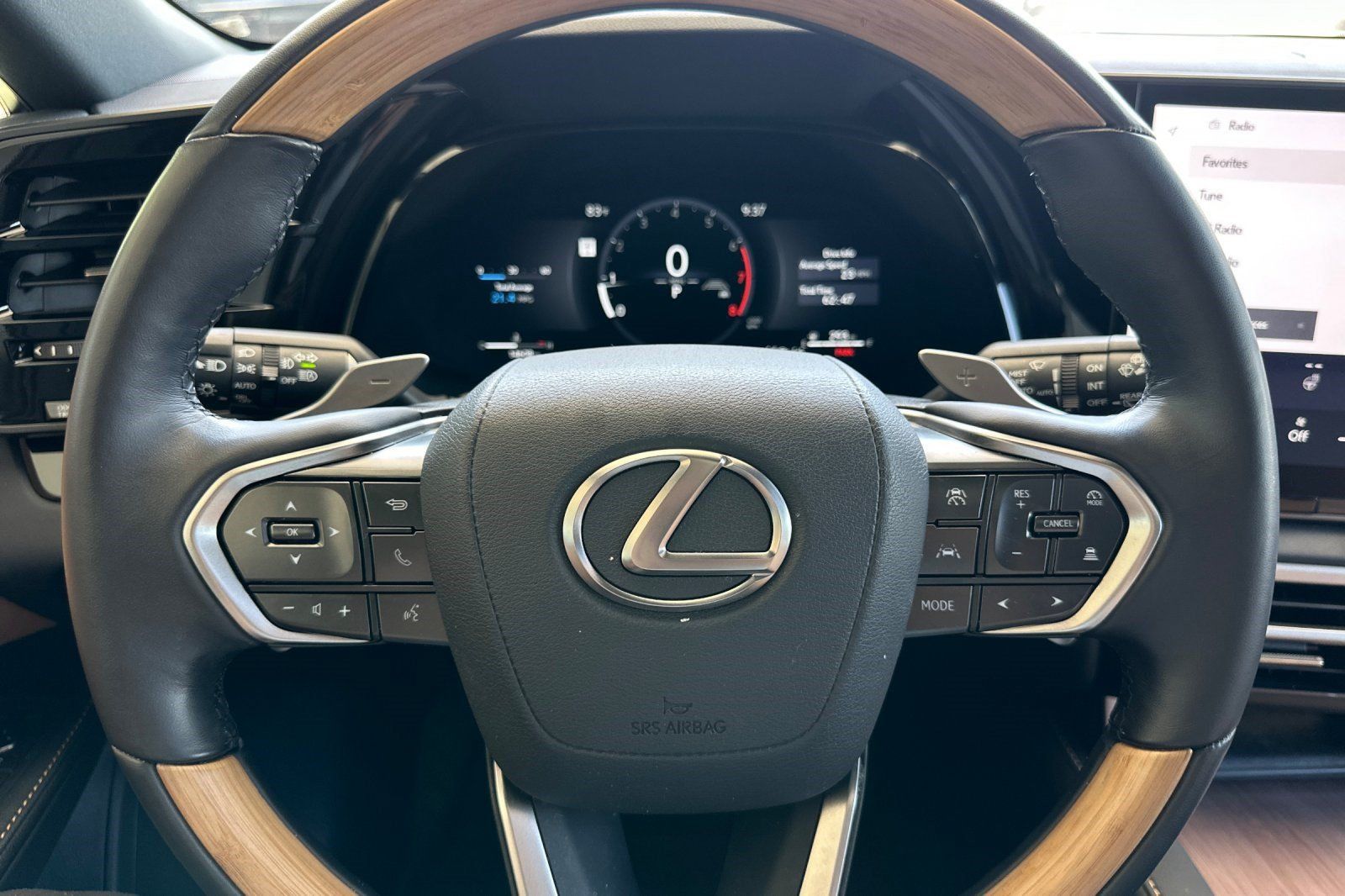 Certified 2025 Lexus RX 350 Premium w/ Accessory Package FWD image 10