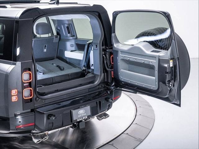 New 2025 Land Rover Defender 130 V8 AWD/4WD image 32