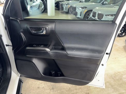 Used 2021 Toyota Tacoma TRD Sport RWD image 9