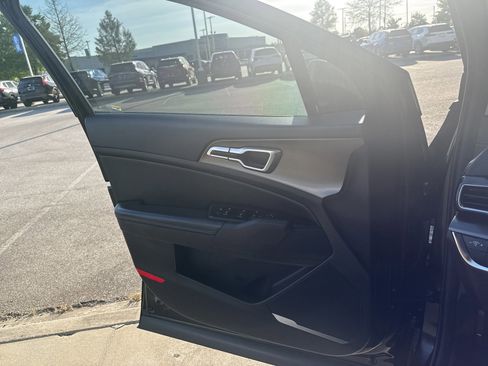 Used 2024 Kia Sportage EX image 14