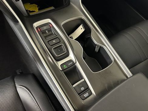 Used 2018 Honda Accord Touring image 20