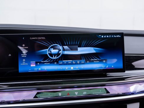 New 2026 BMW i7 xDrive60 w/ Executive Package image 24