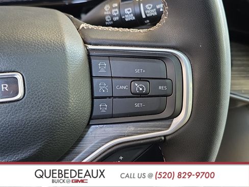 Used 2023 Jeep Wagoneer L Series II w/ Premium Group I AWD/4WD image 14