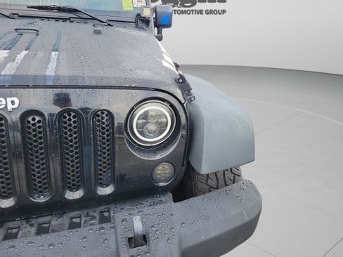 Used 2010 Jeep Wrangler Unlimited Islander image 18