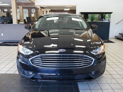 Used 2020 Ford Fusion SE FWD image 19