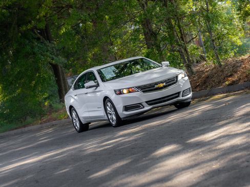 Used 2017 Chevrolet Impala LT w/ Convenience Package FWD image 45