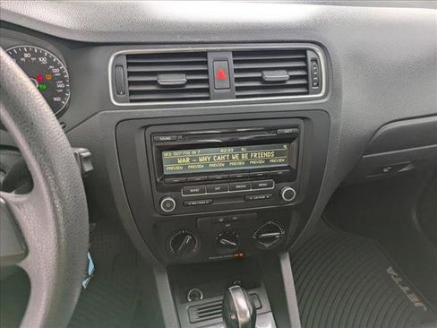 Used 2014 Volkswagen Jetta SE image 12