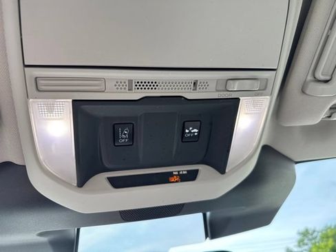 Used 2022 Subaru Forester AWD/4WD image 4