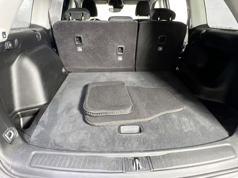 Used 2023 Jeep Grand Cherokee Laredo w/ Luxury Tech Group I AWD/4WD image 25