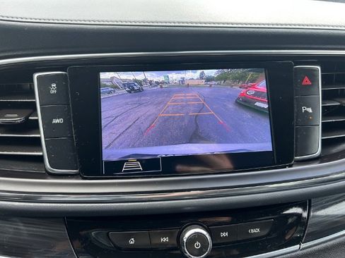 Used 2021 Buick Enclave Essence w/ Sound and Sites Package AWD/4WD image 18