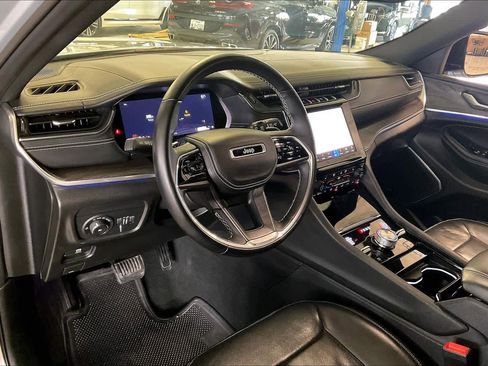 Used 2022 Jeep Grand Cherokee Overland image 17