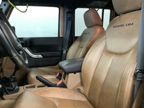 Used 2015 Jeep Wrangler Unlimited Rubicon AWD/4WD image 11