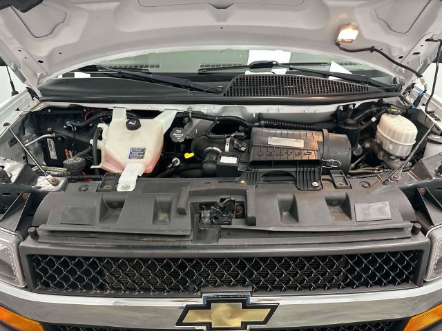 Used 2018 Chevrolet Express 2500 LT w/ LT Preferred Equipment Group RWD image 20