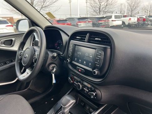 Used 2020 Kia Soul LX image 29