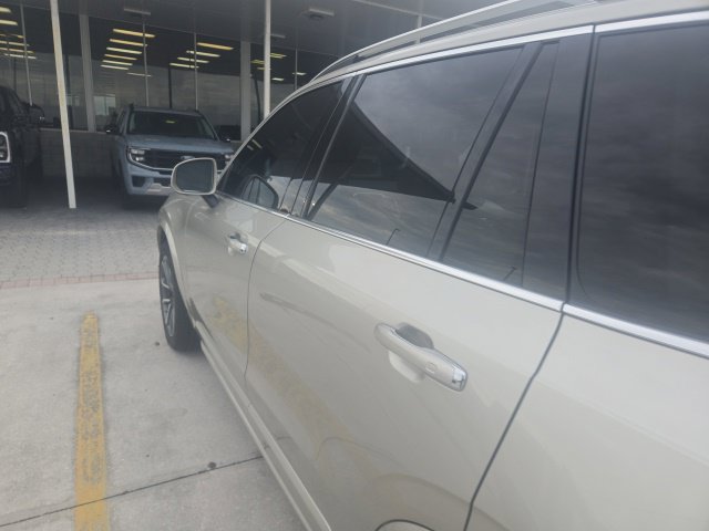 Used 2018 Volvo XC90 T6 Momentum w/ Convenience Package AWD/4WD image 13