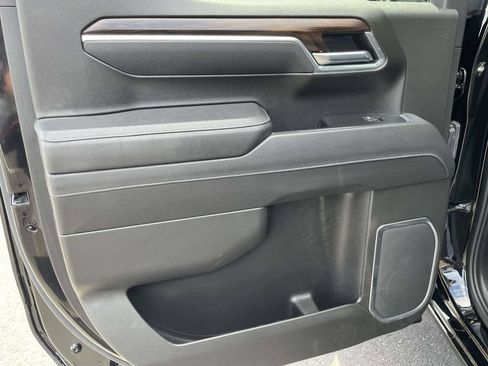 Used 2025 GMC Sierra 1500 SLT RWD image 11