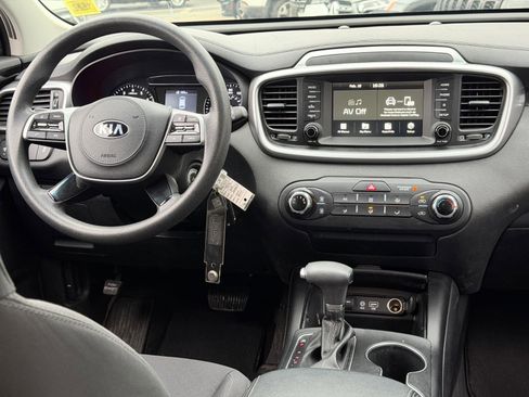Used 2019 Kia Sorento LX image 27