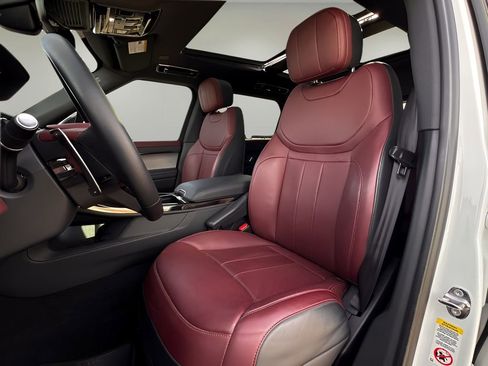 Used 2025 Land Rover Range Rover Sport Dynamic SE image 10