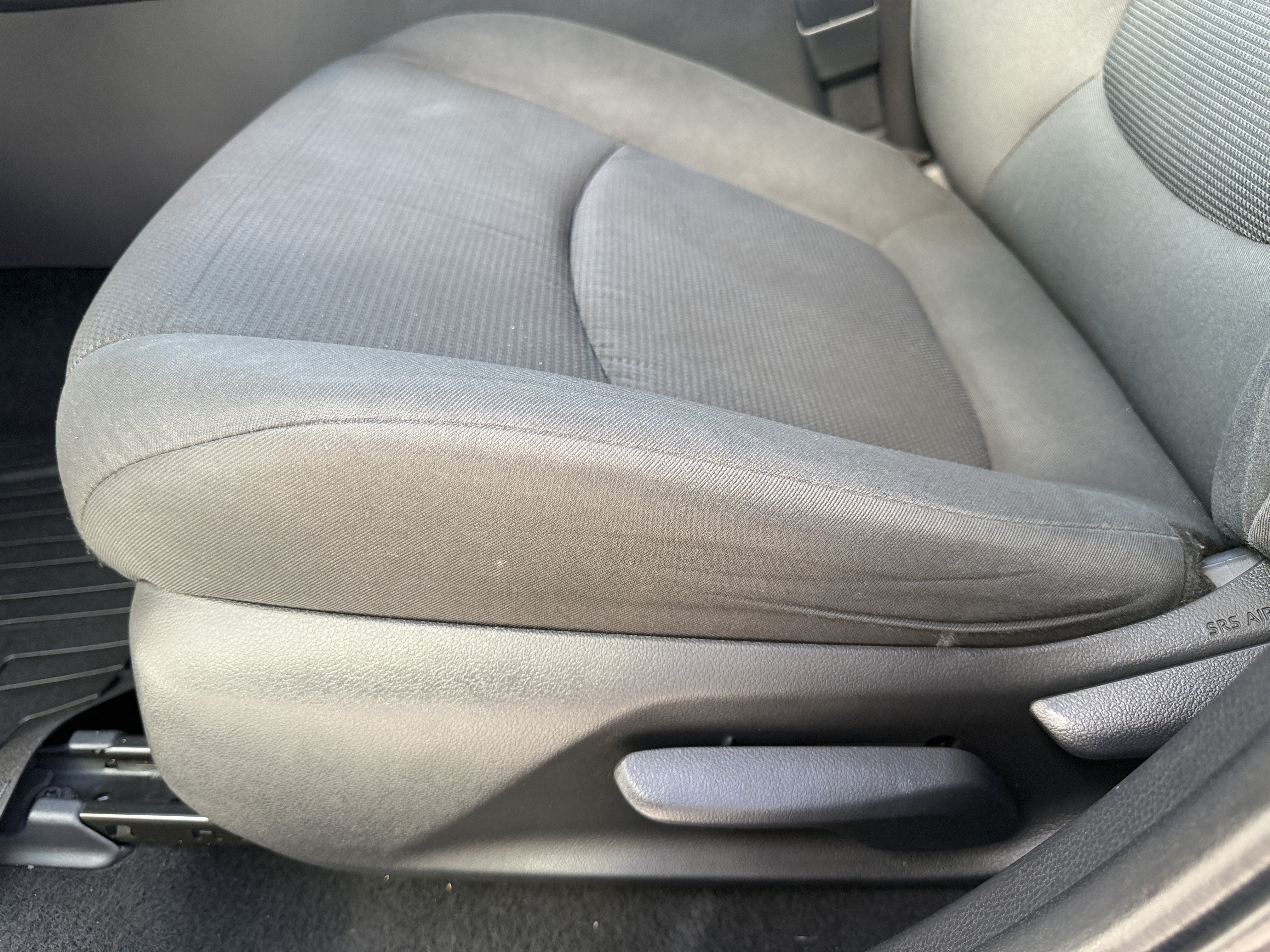 Used 2019 Toyota RAV4 LE FWD image 21