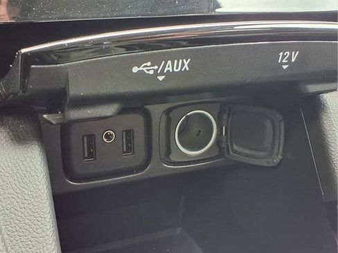 Certified 2022 Buick Encore Preferred w/ Safety Package AWD/4WD image 9