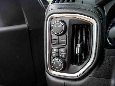 Used 2020 Chevrolet Silverado 1500 RST w/ Texas Edition AWD/4WD image 13