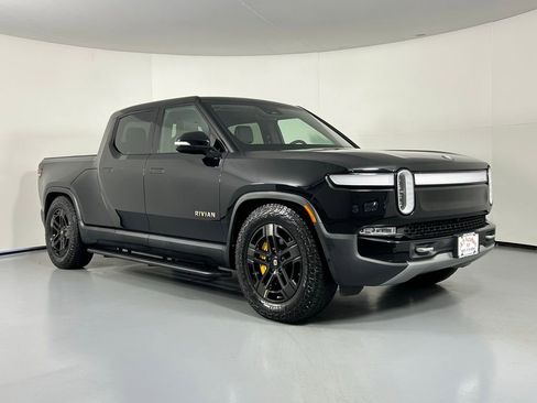 Used 2022 Rivian R1T Adventure image 1