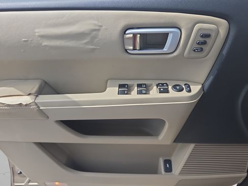 Used 2010 Honda Pilot Touring image 35