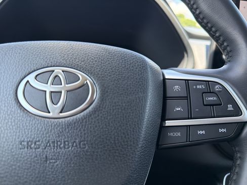 Certified 2025 Toyota Grand Highlander FWD image 13