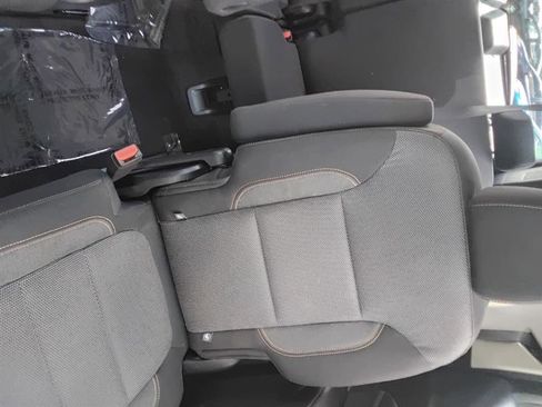 Used 2020 Chevrolet Traverse LT image 14