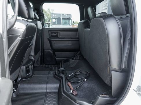 Used 2022 RAM 5500 Tradesman w/ Chrome Appearance Group AWD/4WD image 41