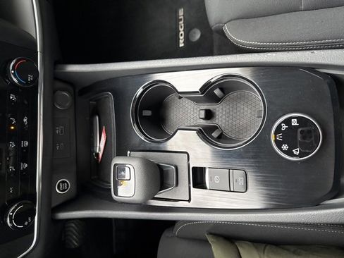 Used 2023 Nissan Rogue S image 15