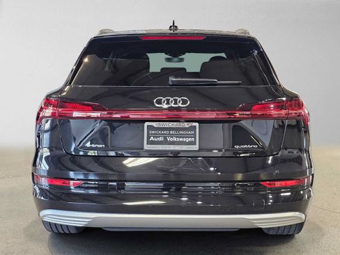 Used 2023 Audi e-tron Premium Plus w/ Premium Plus Package AWD/4WD image 4