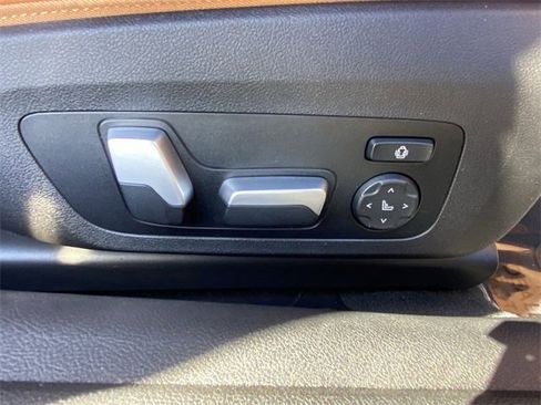 Used 2021 BMW 430i Coupe w/ Convenience Package image 12