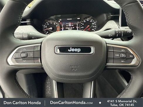 Used 2024 Jeep Compass Latitude image 25